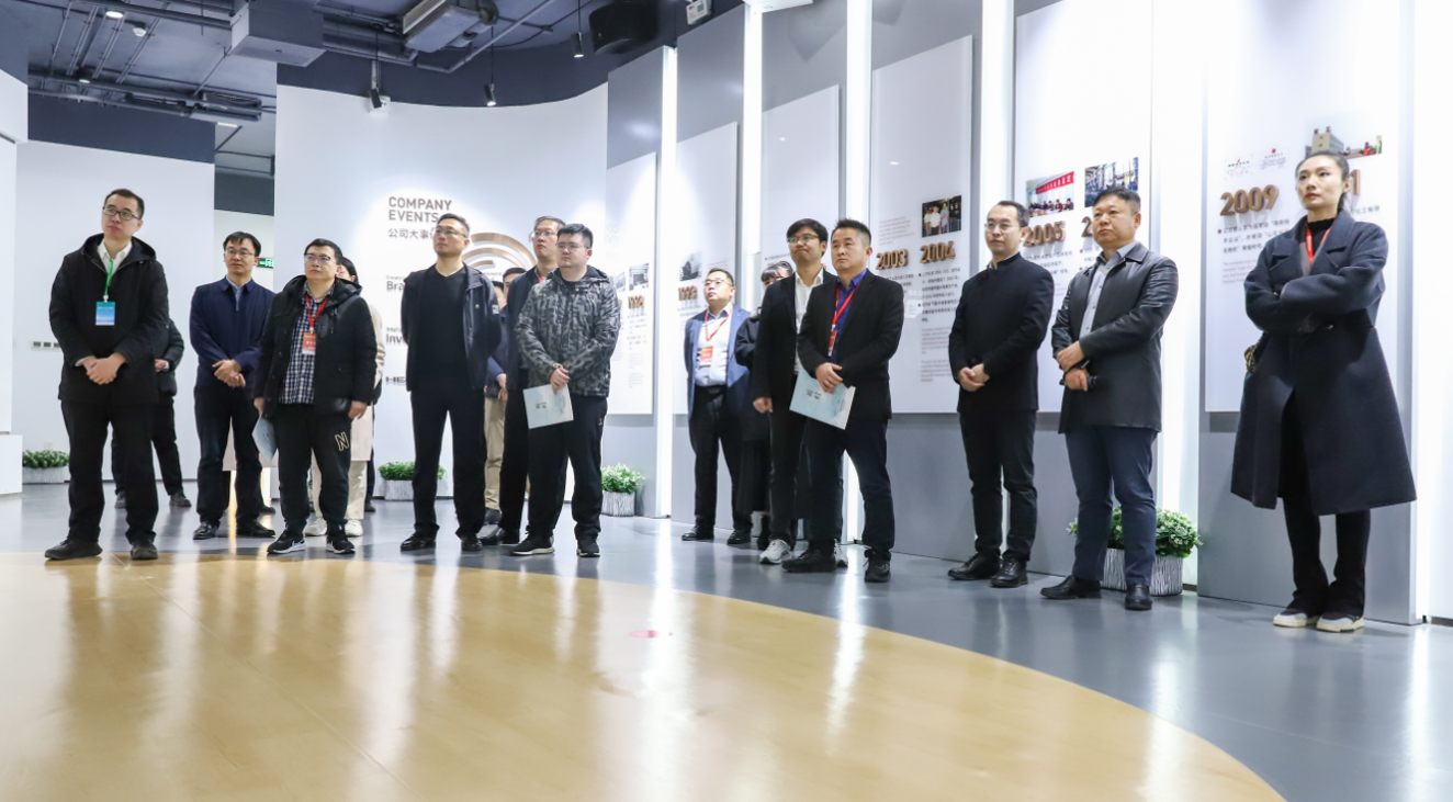 “青年科学家百城行”活动走进开云中国集团